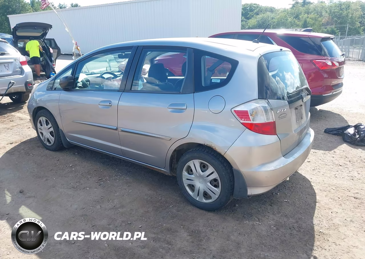 2009 Honda Fit VIN:JHMGE88229S018987 - 3