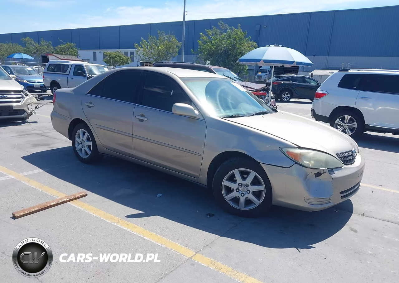 2004 Toyota Camry Le – zdjęcie 1 z 16