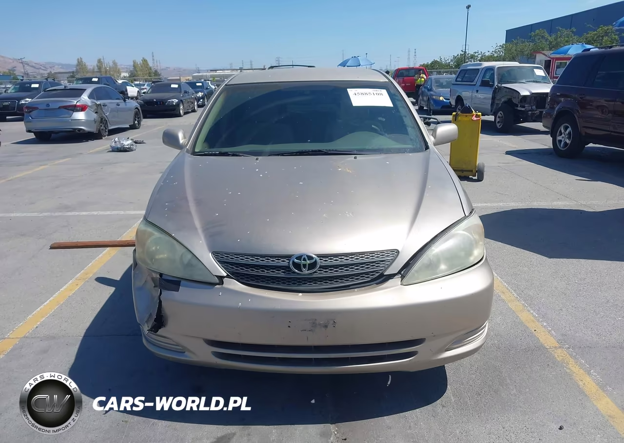 2004 Toyota Camry Le VIN:4T1BE32K14U827462 - 12