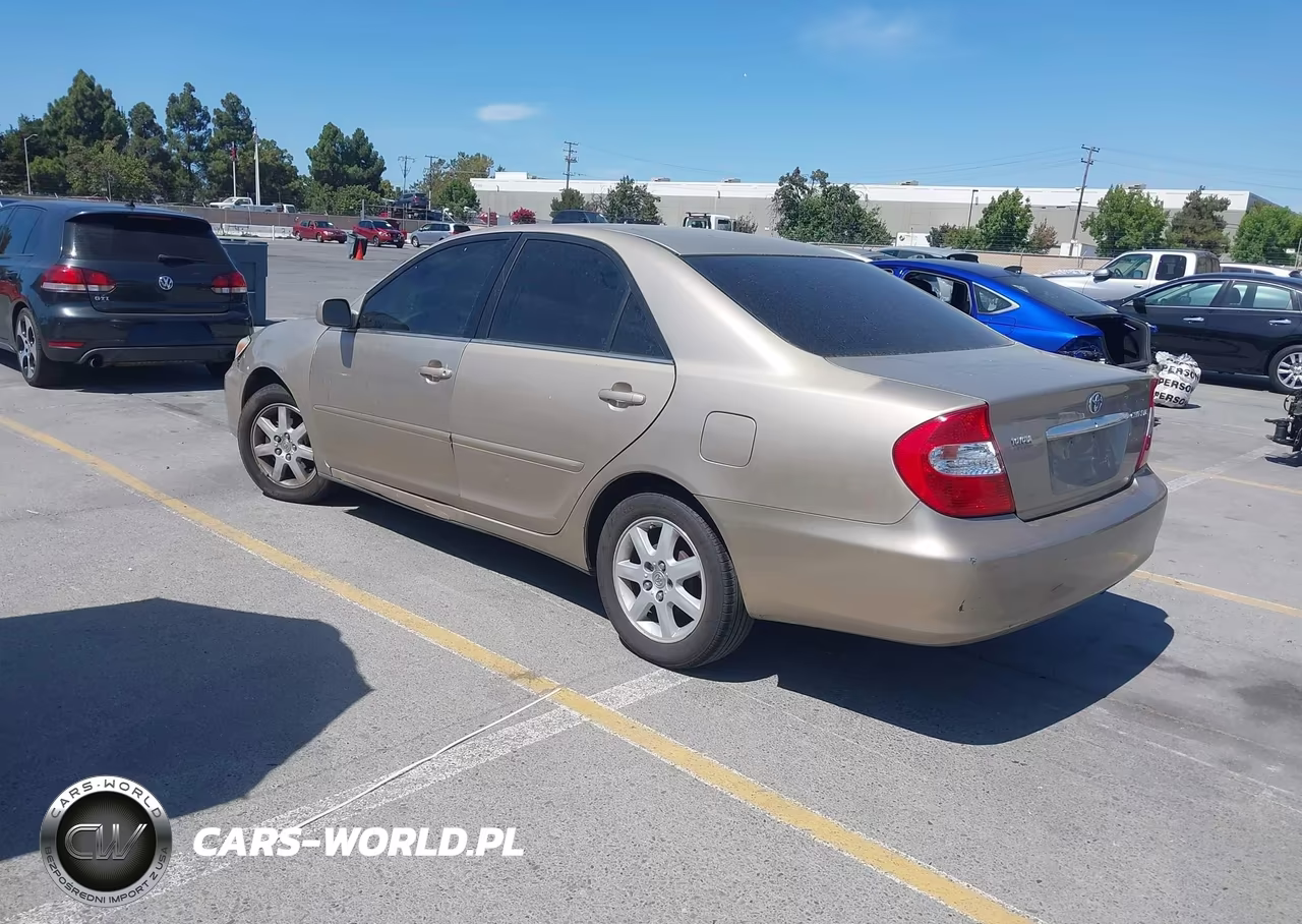 2004 Toyota Camry Le VIN:4T1BE32K14U827462 - 3