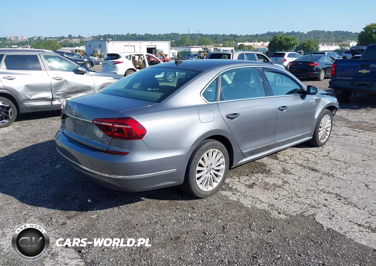 2017 Volkswagen Passat 1.8T Se VIN:1VWBT7A30HC052852 - 4