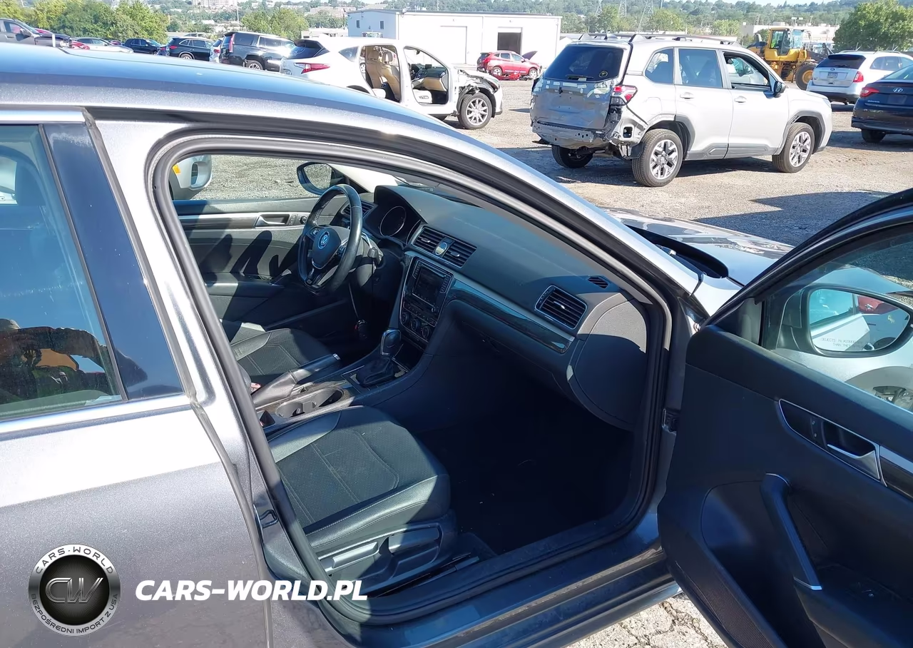 2017 Volkswagen Passat 1.8T Se VIN:1VWBT7A30HC052852 - 5