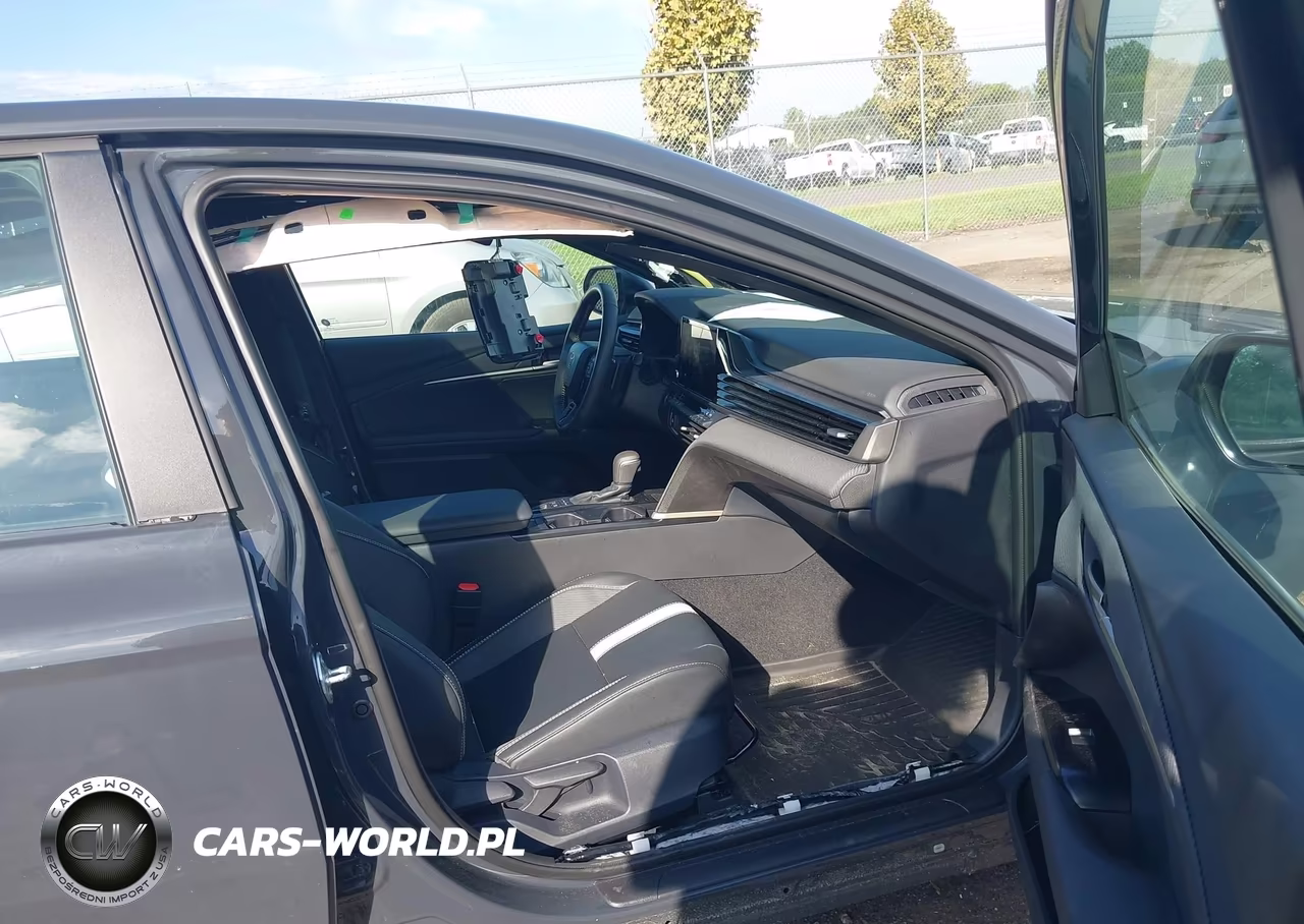 2026 Toyota Camry Se VIN:4T1DAACK7TU213957 - 5
