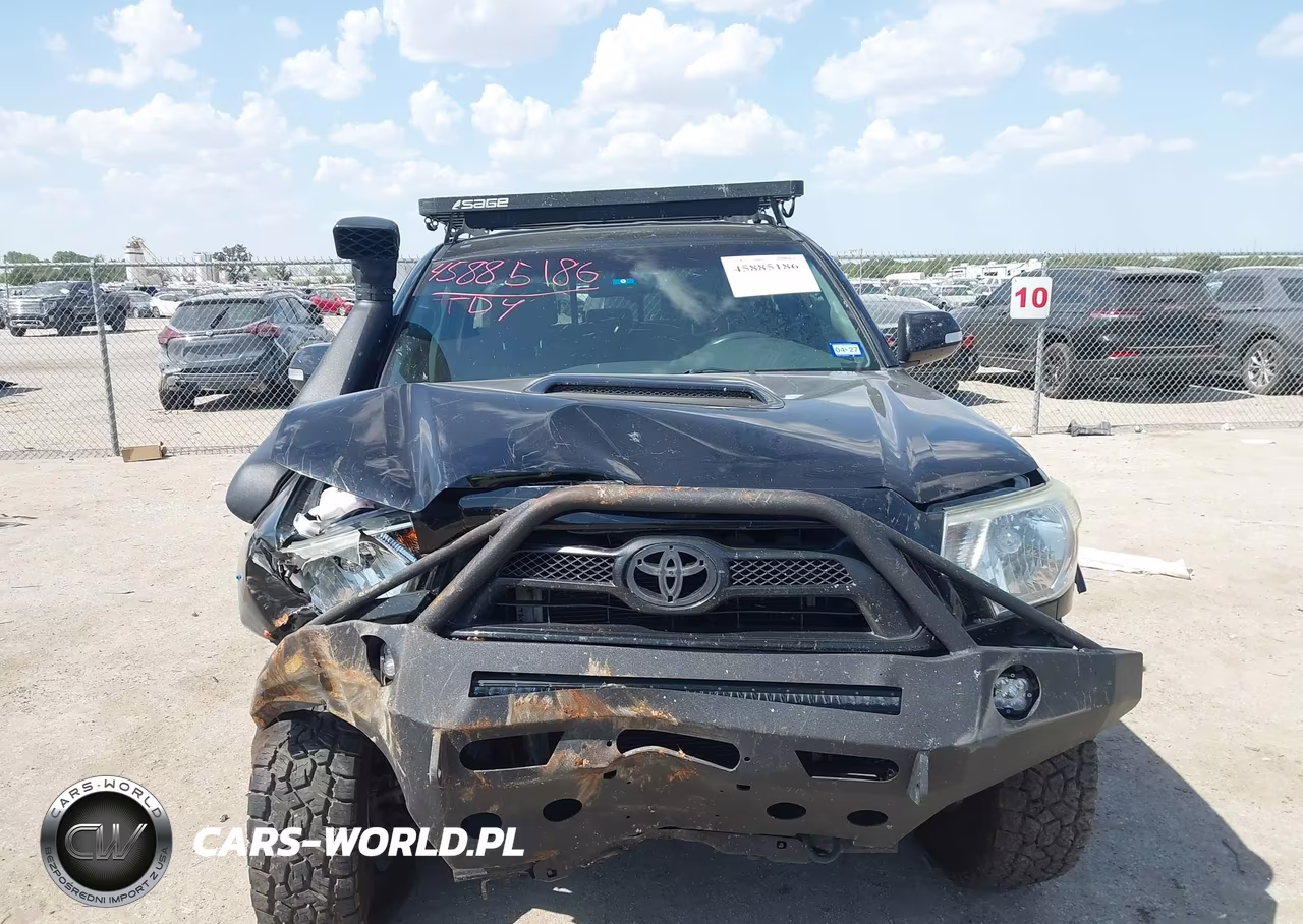 2014 Toyota Tacoma Base V6 VIN:3TMLU4EN5EM147643 - 11