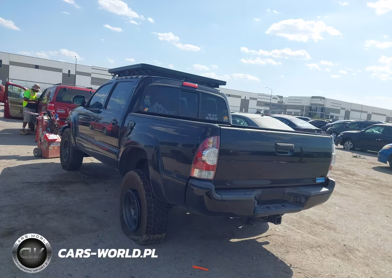 2014 Toyota Tacoma Base V6 VIN:3TMLU4EN5EM147643 - 3