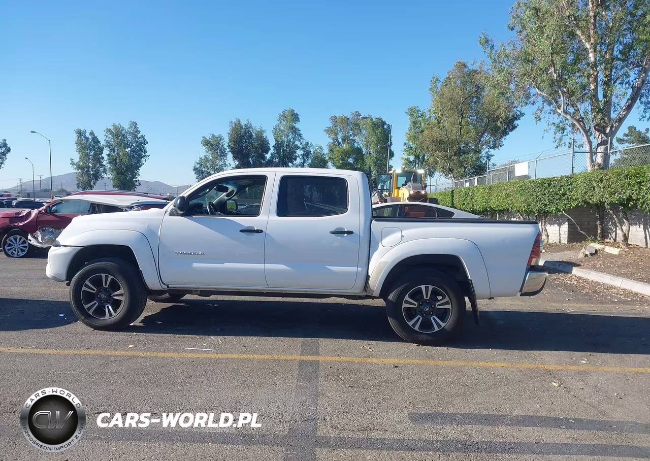 2012 Toyota Tacoma Prerunner VIN:5TFJX4GN8CX010800 - 18