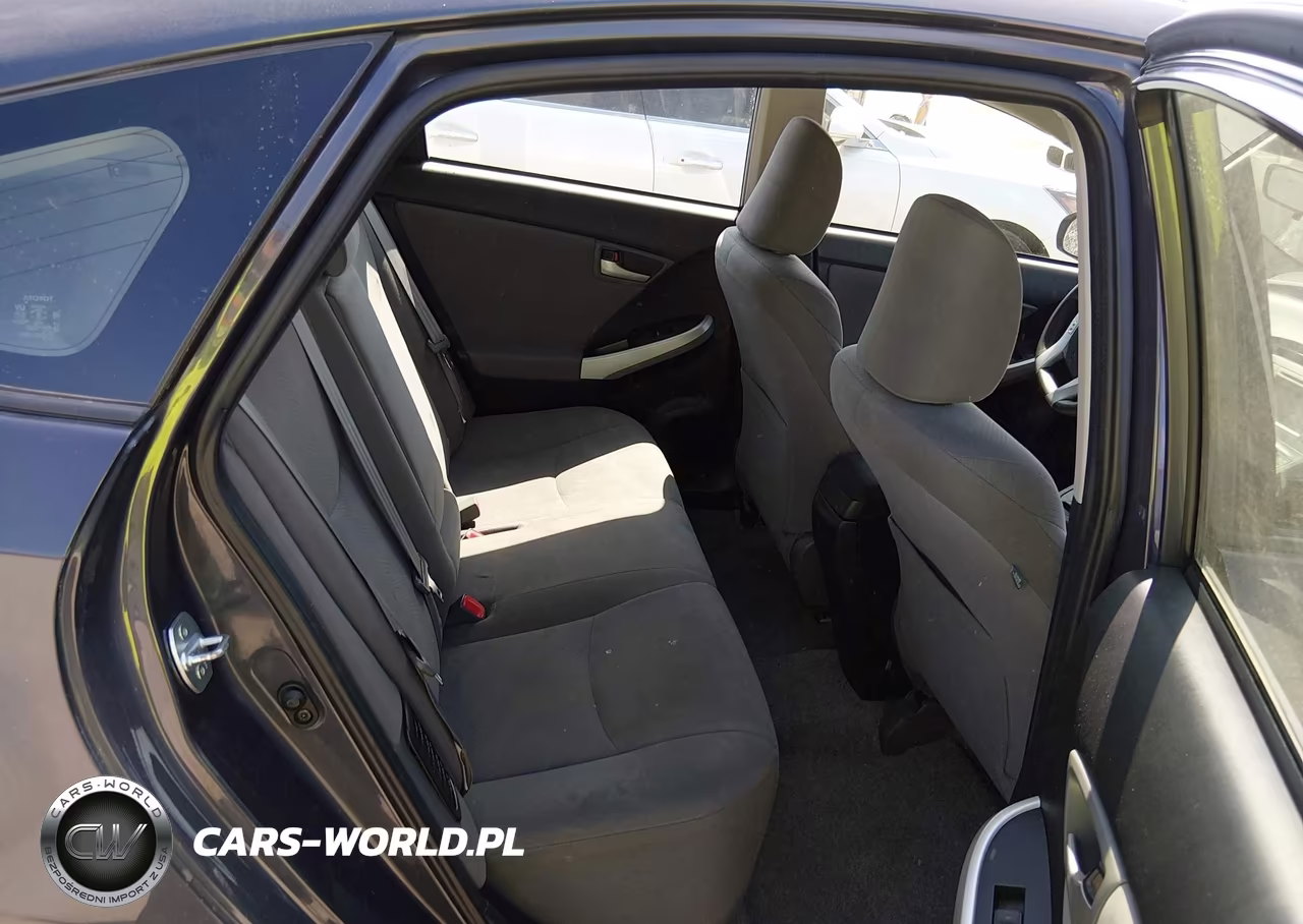 2013 Toyota Prius Three VIN:JTDKN3DU2D5644925 - 8