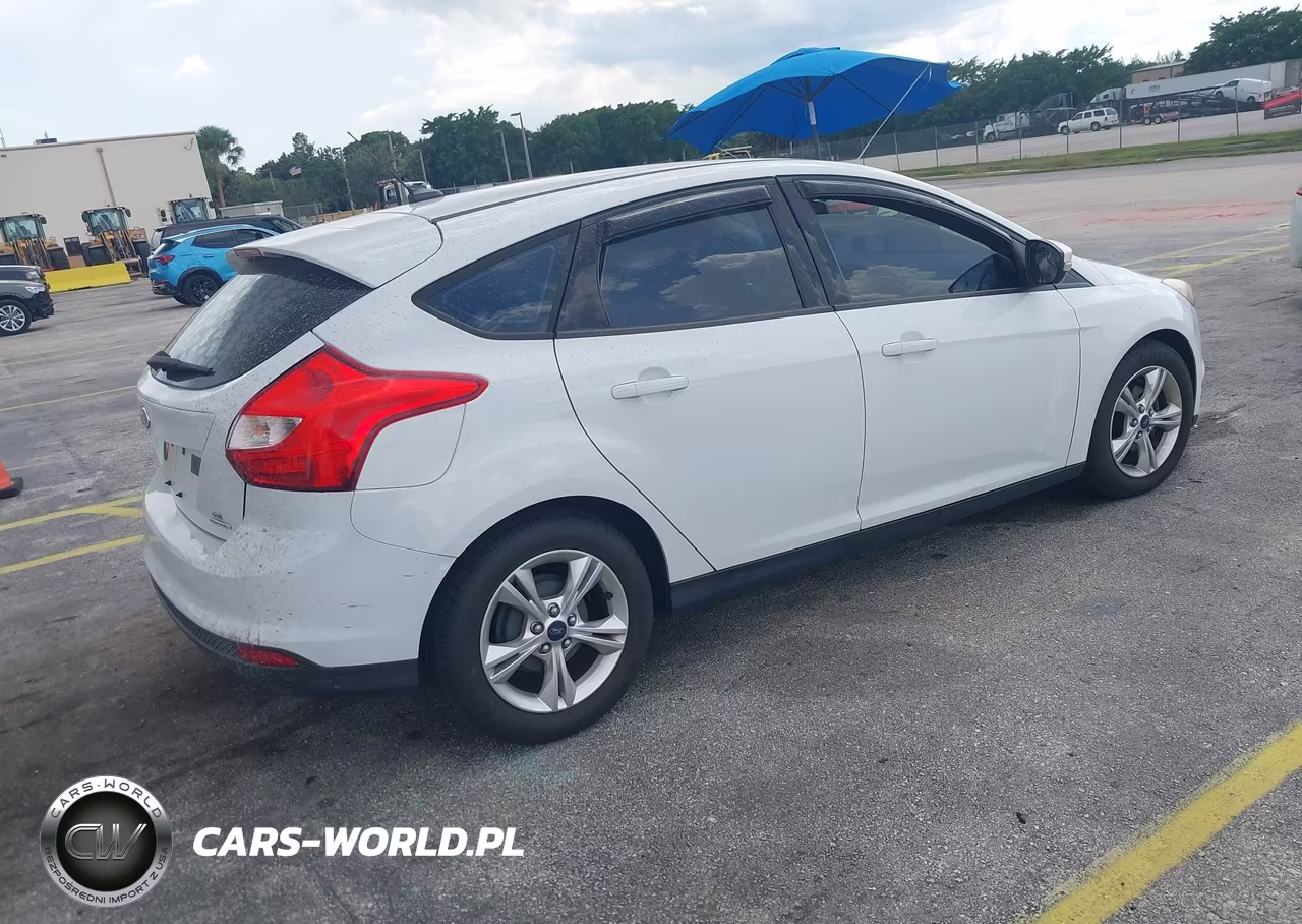 2013 Ford Focus Se VIN:1FADP3K2XDL111856 - 4