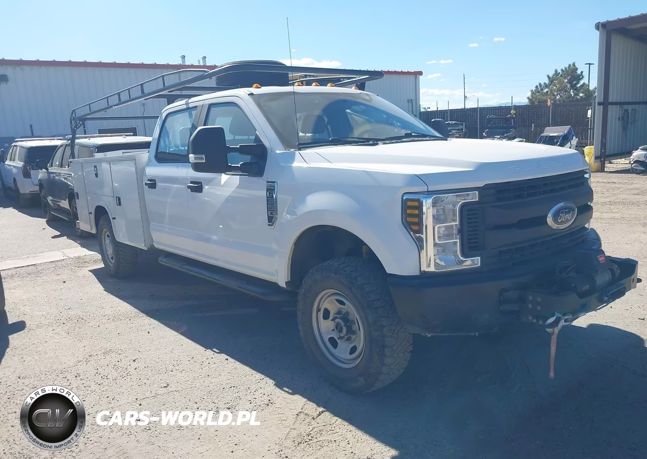 2018 Ford F-350 Chassis Xl VIN:1FD8W3F67JEC69658 - 1