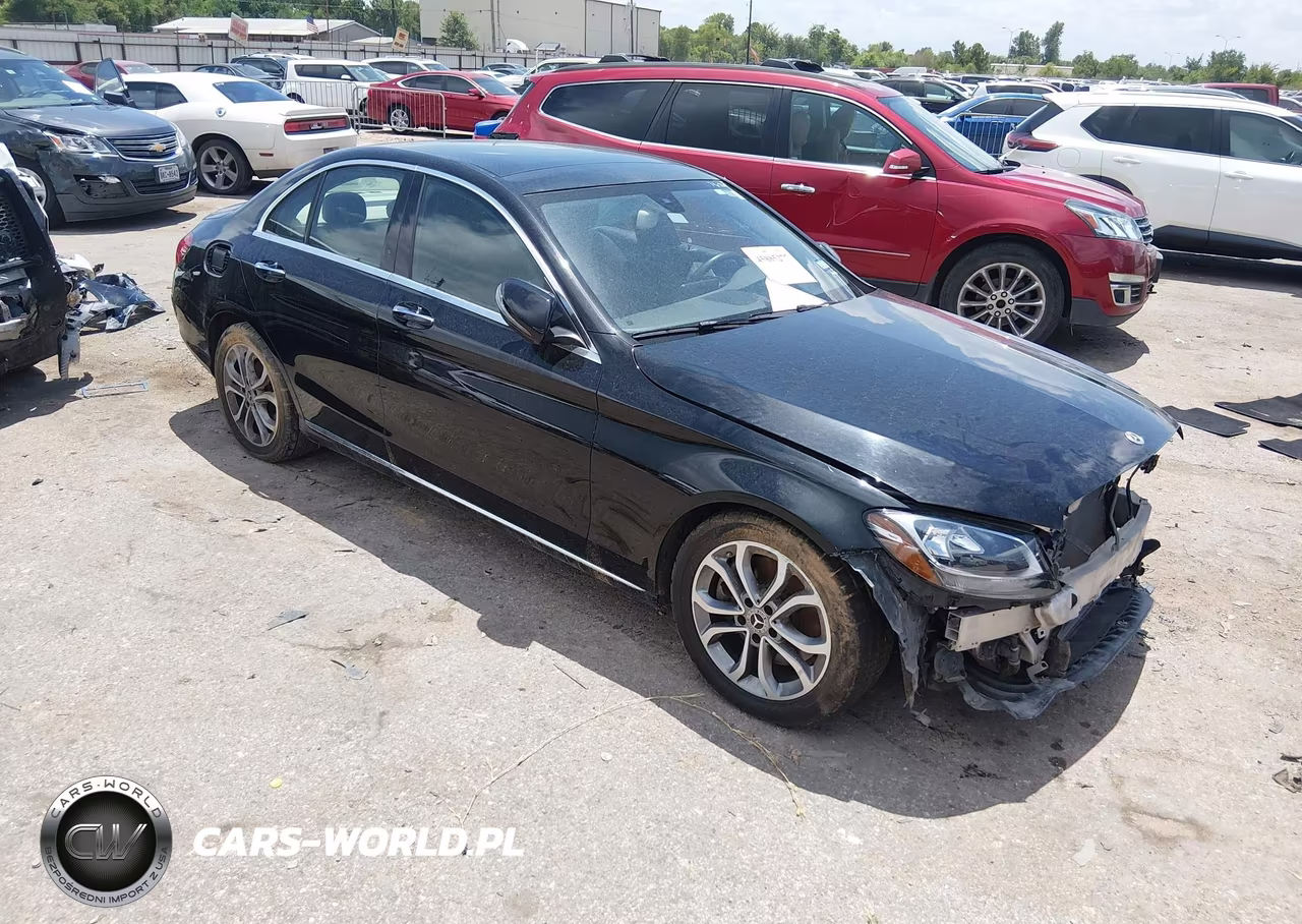 2017 Mercedes-Benz C 300 – zdjęcie 1 z 16