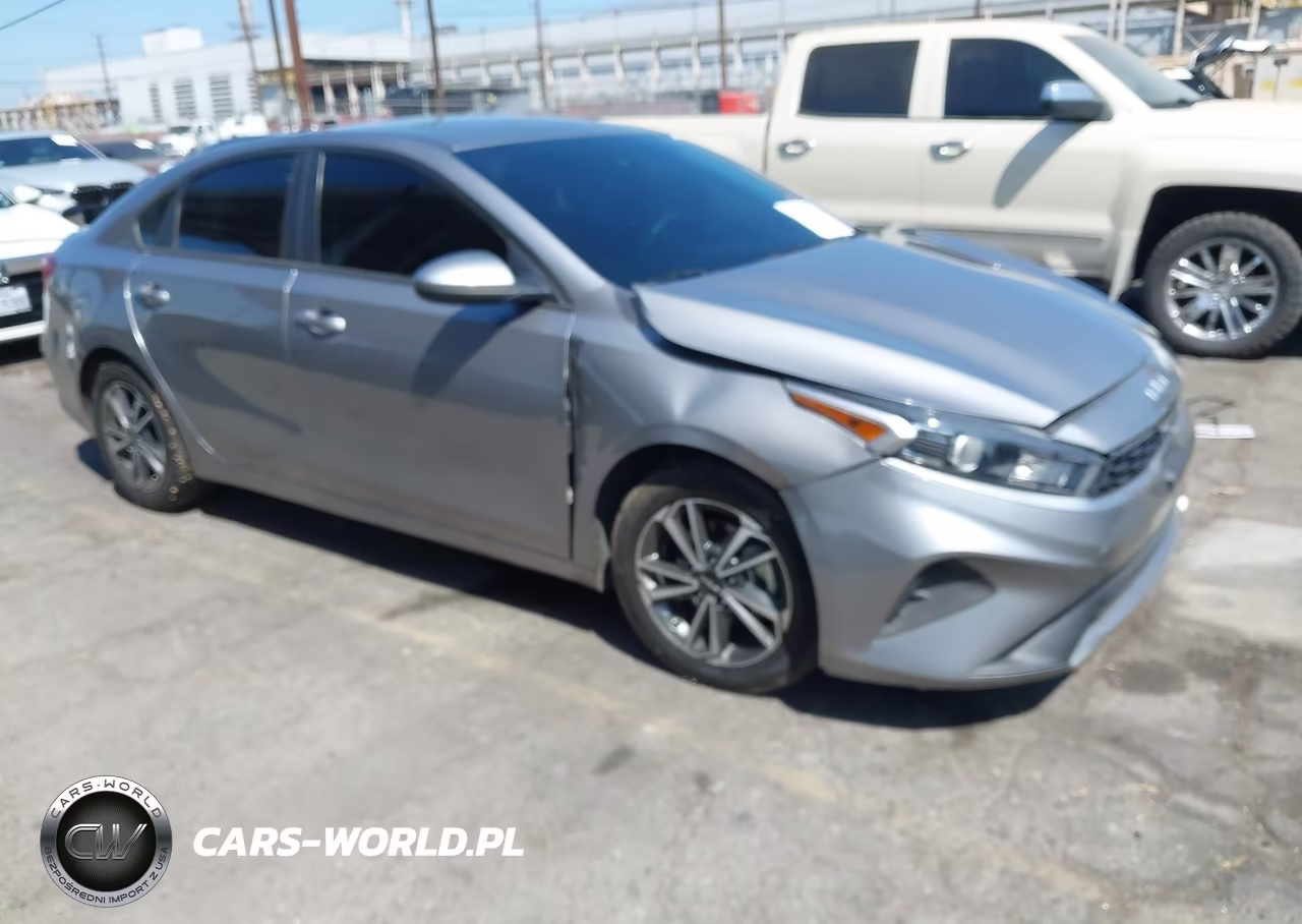 2023 Kia Forte Lxs