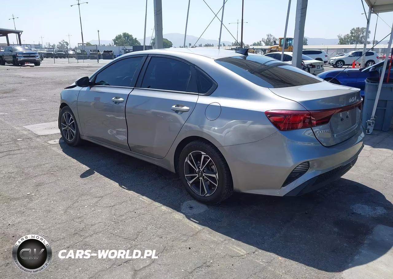 2023 Kia Forte Lxs VIN:3KPF24AD8PE540212 - 3