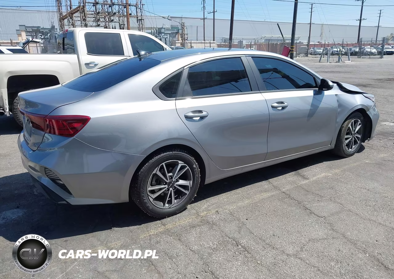 2023 Kia Forte Lxs VIN:3KPF24AD8PE540212 - 4
