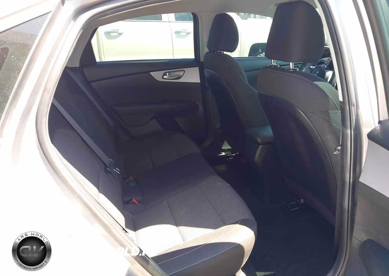 2023 Kia Forte Lxs VIN:3KPF24AD8PE540212 - 8