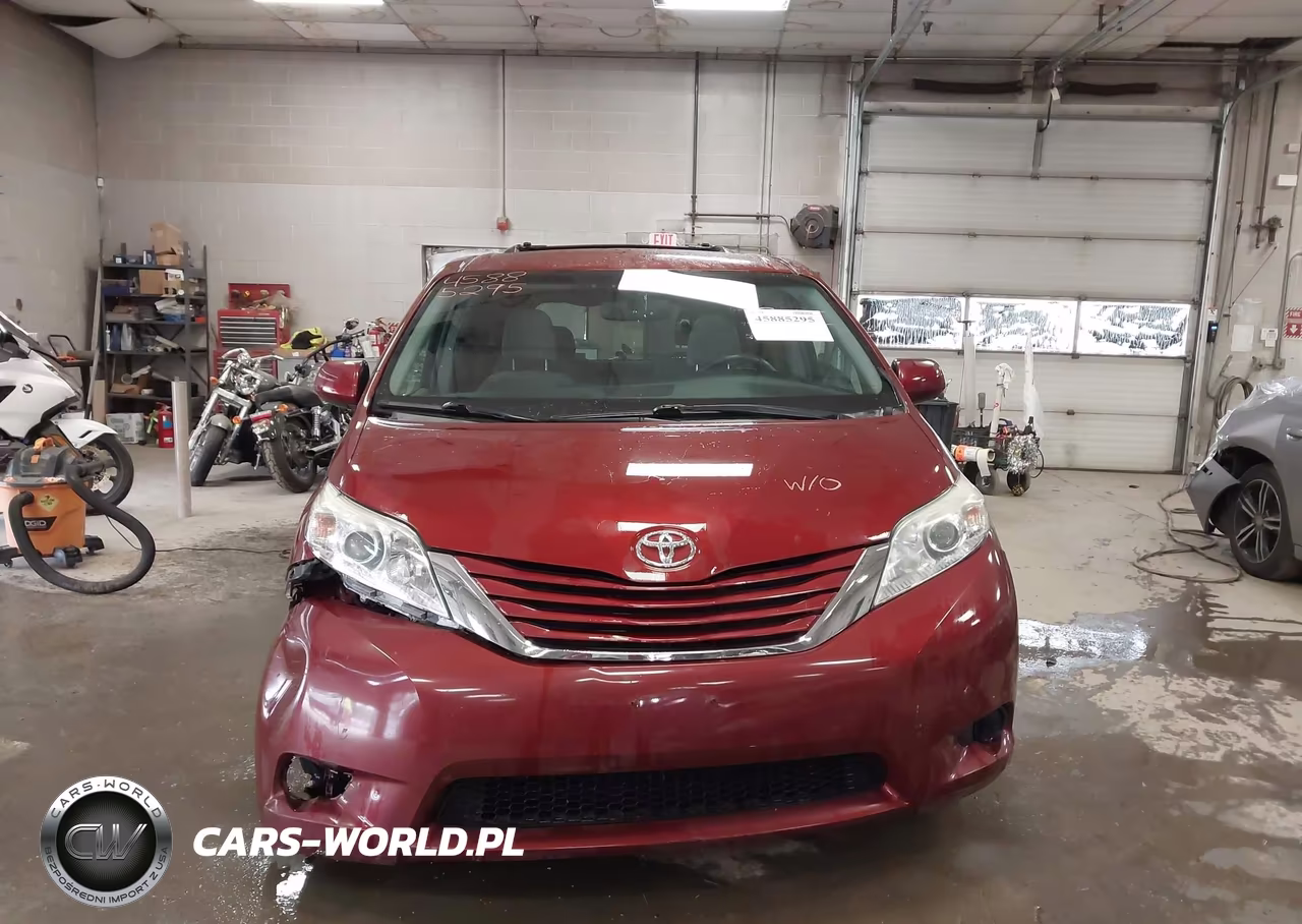 2017 Toyota Sienna Le 7 Passenger VIN:5TDJZ3DC9HS159964 - 12