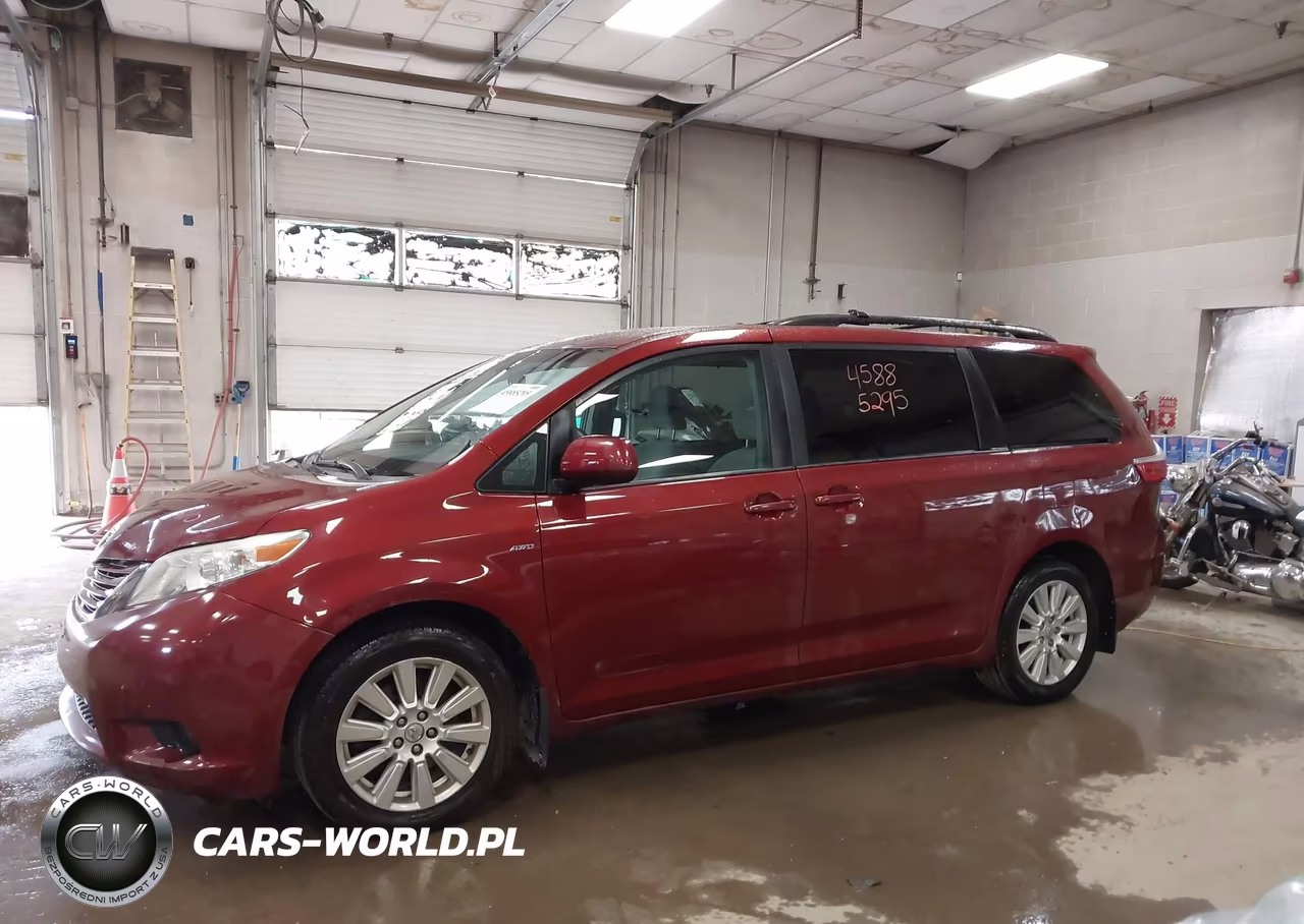 2017 Toyota Sienna Le 7 Passenger VIN:5TDJZ3DC9HS159964 - 14