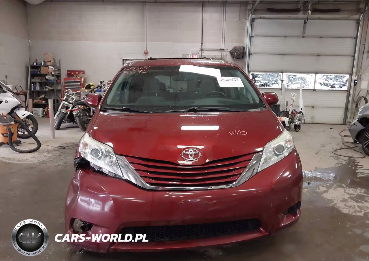 2017 Toyota Sienna Le 7 Passenger VIN:5TDJZ3DC9HS159964 - 6