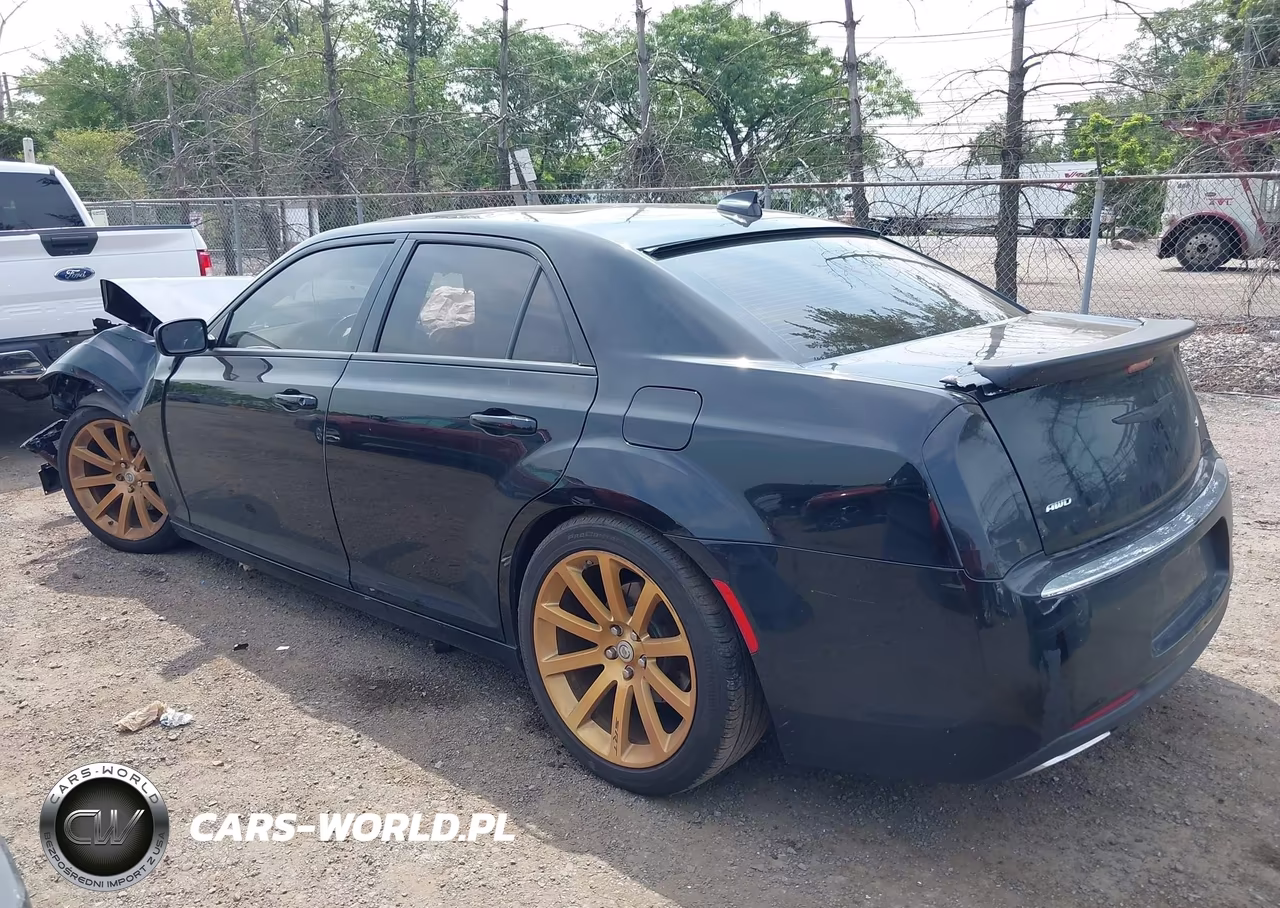 2015 Chrysler 300 Limited VIN:2C3CCARG5FH868370 - 14