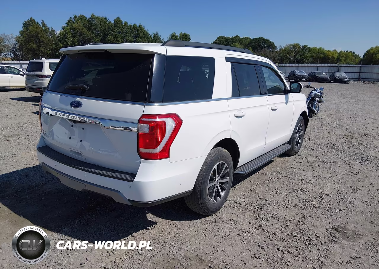 2018 Ford Expedition Xlt VIN:1FMJU1HT9JEA66947 - 4
