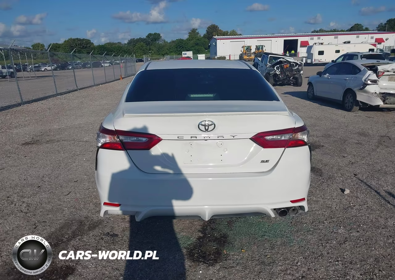 2018 Toyota Camry Se VIN:4T1B11HK4JU141726 - 16