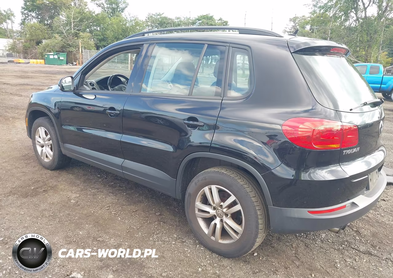 2016 Volkswagen Tiguan S VIN:WVGBV7AX1GW593692 - 3