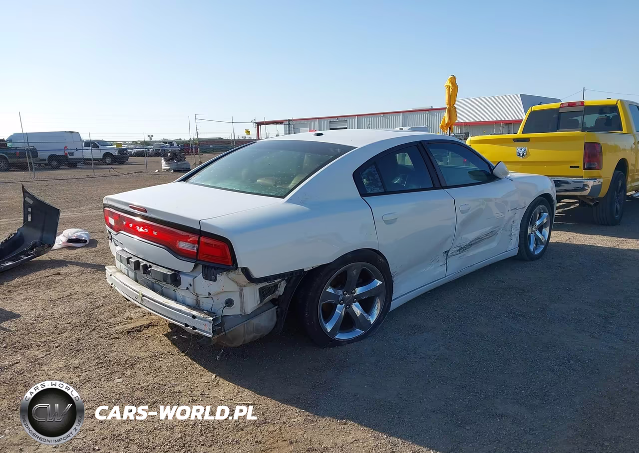 2011 Dodge Charger VIN:2B3CL3CG7BH590146 - 4