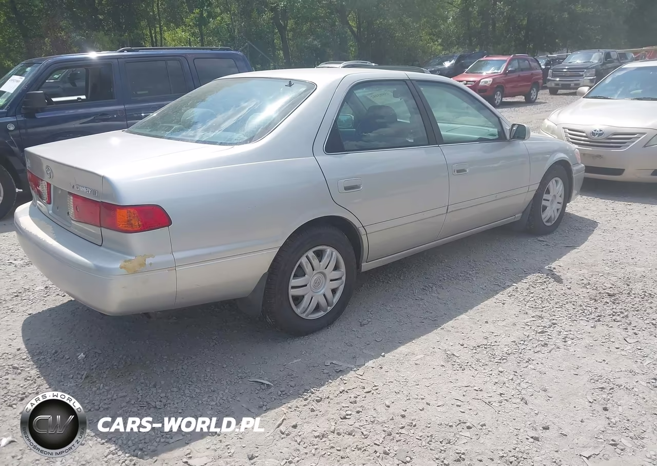 2001 Toyota Camry Le VIN:4T1BG22K81U055638 - 4