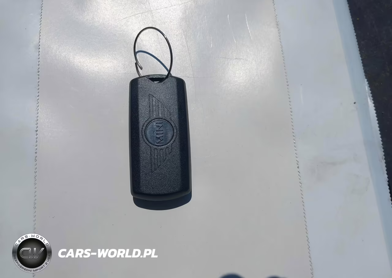 2006 Mini Cooper S VIN:WMWRE335X6TL23445 - 11