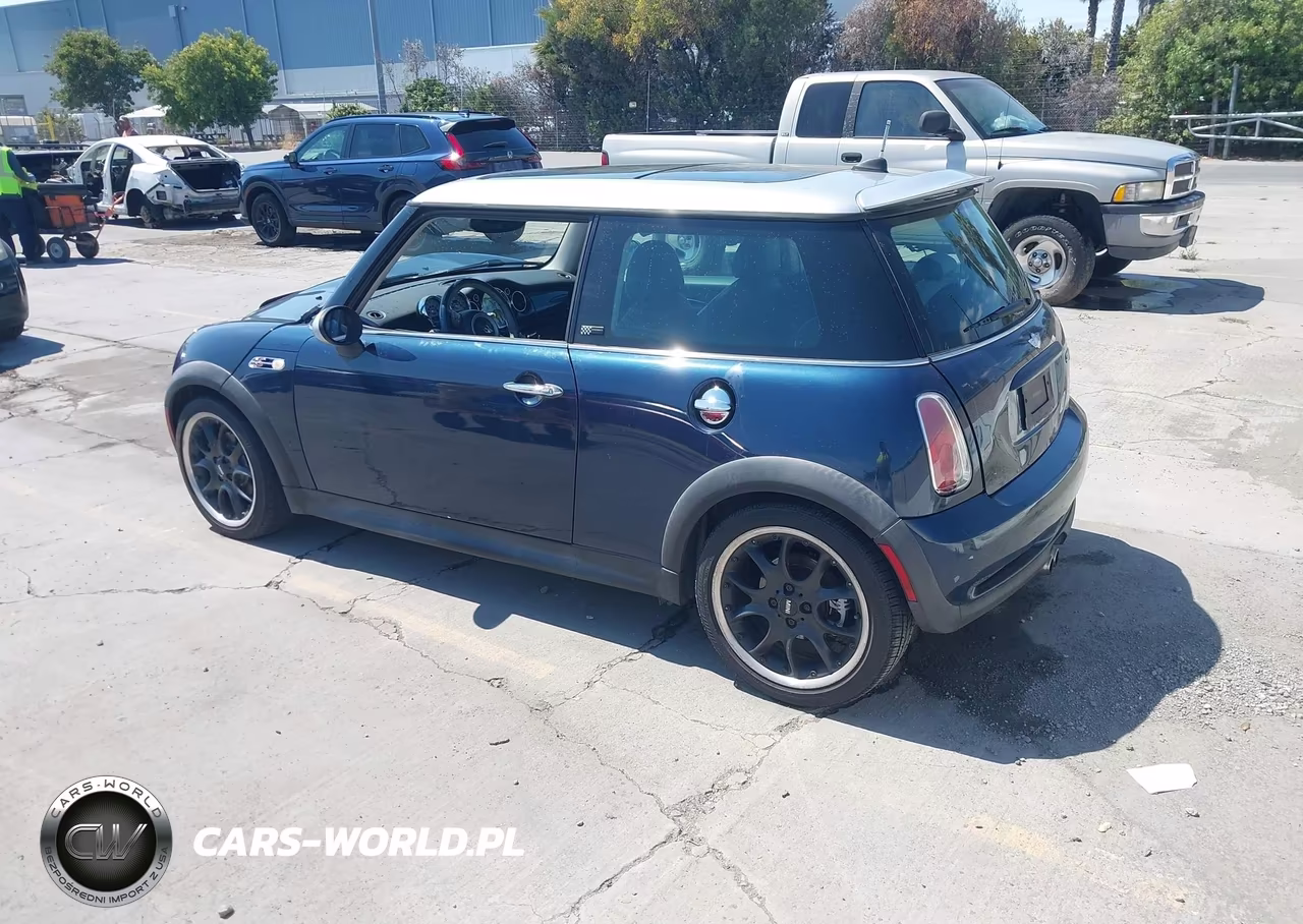 2006 Mini Cooper S VIN:WMWRE335X6TL23445 - 3