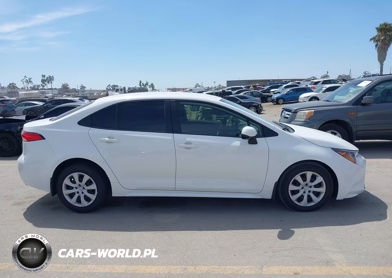 2026 Toyota Corolla Le VIN:JTDB4MEE2T3044495 - 13