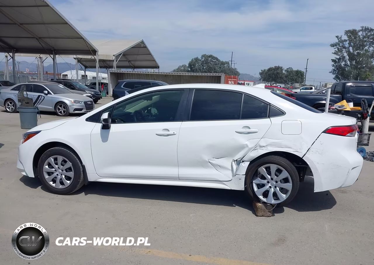 2026 Toyota Corolla Le VIN:JTDB4MEE2T3044495 - 14