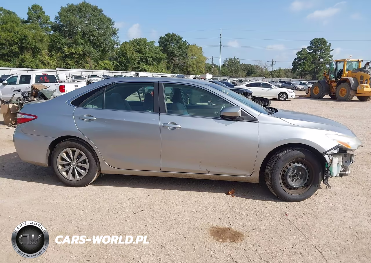 2017 Toyota Camry Le VIN:4T1BF1FK7HU319188 - 14