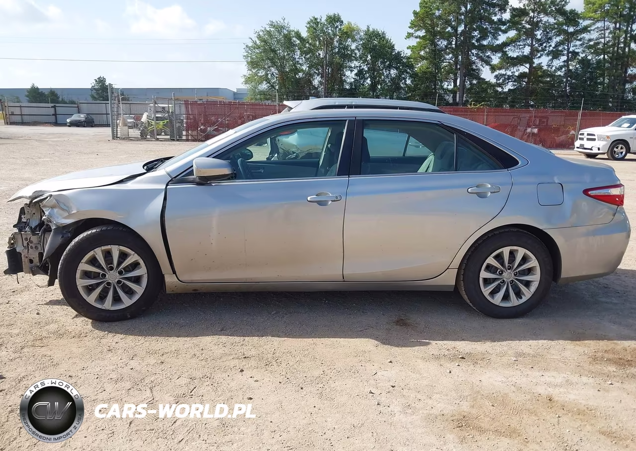 2017 Toyota Camry Le VIN:4T1BF1FK7HU319188 - 18