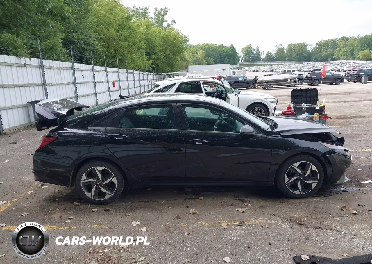 2021 Hyundai Elantra Limited VIN:5NPLP4AG9MH016878 - 13
