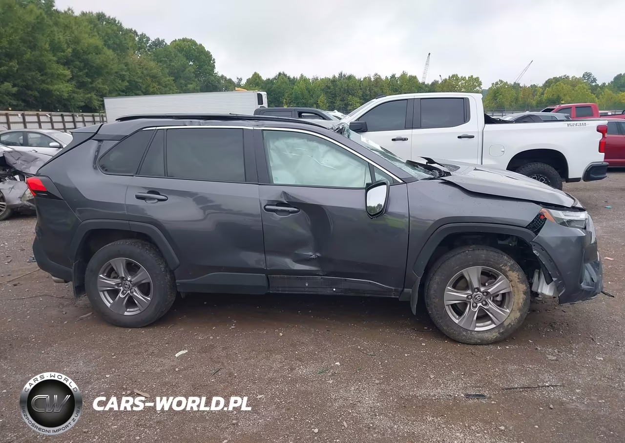 2024 Toyota Rav4 Xle VIN:2T3P1RFV0RC480747 - 12