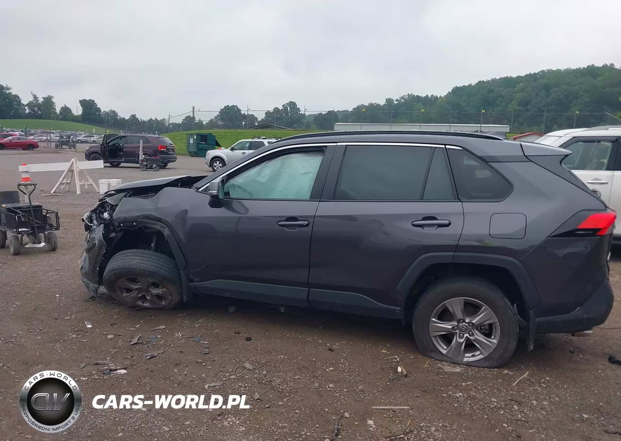 2024 Toyota Rav4 Xle VIN:2T3P1RFV0RC480747 - 13