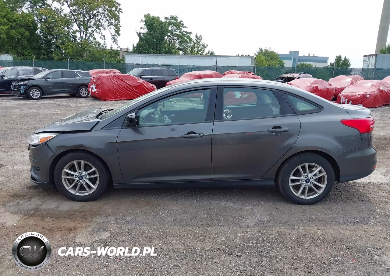 2018 Ford Focus Se VIN:1FADP3F22JL250210 - 14