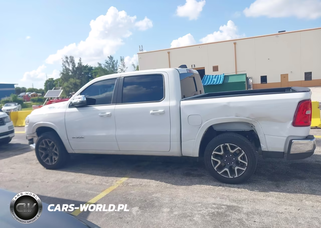 2026 Ram 1500 Laramie 4X4 5'7 Box VIN:3C6SRFJP6T4159725 - 14