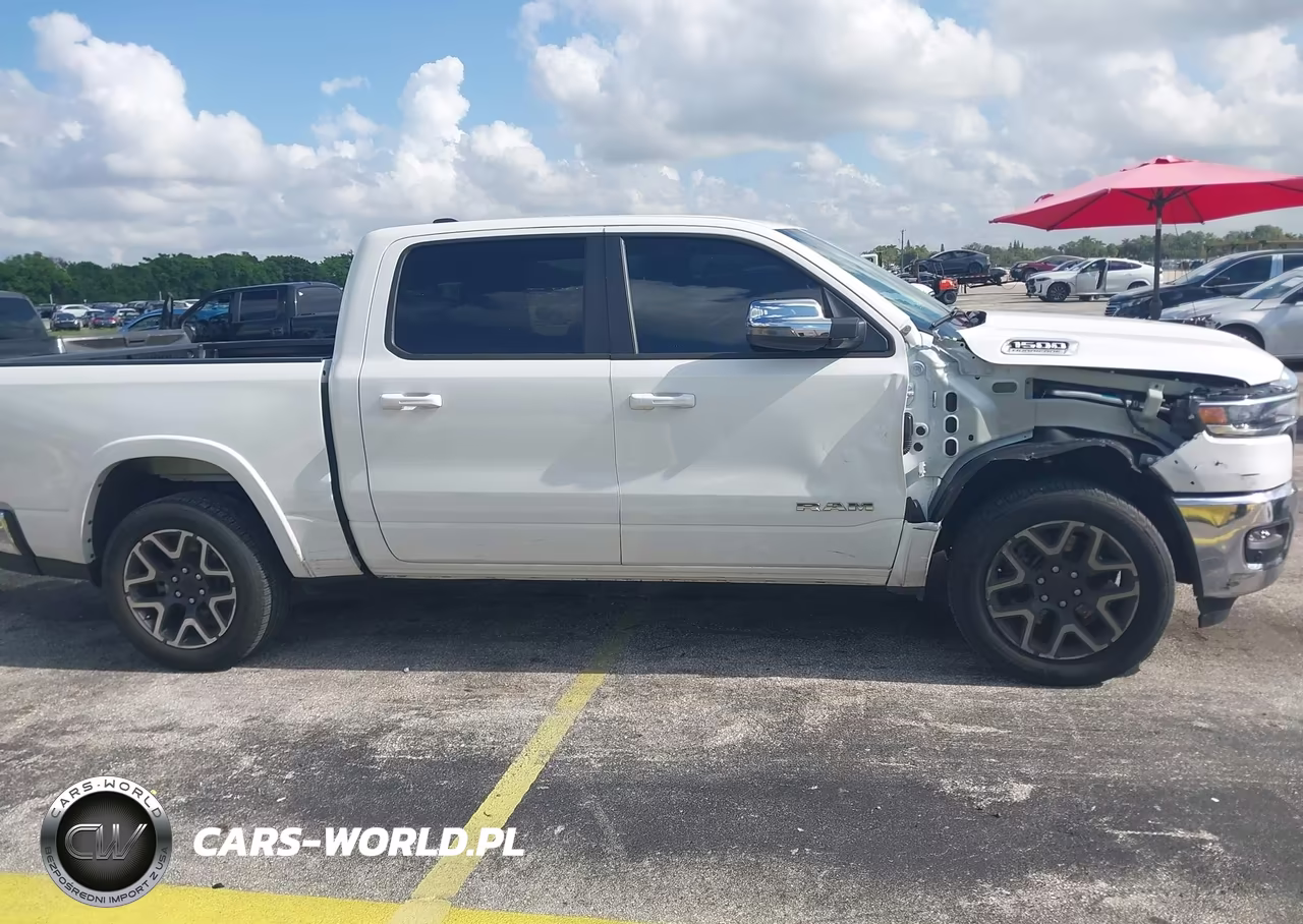 2026 Ram 1500 Laramie 4X4 5'7 Box VIN:3C6SRFJP6T4159725 - 6