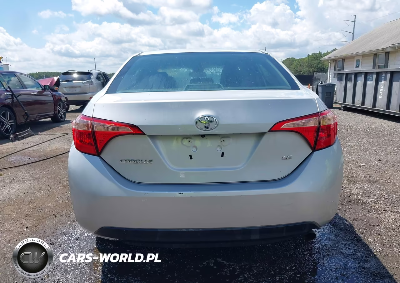 2018 Toyota Corolla Le VIN:2T1BURHE6JC988023 - 16