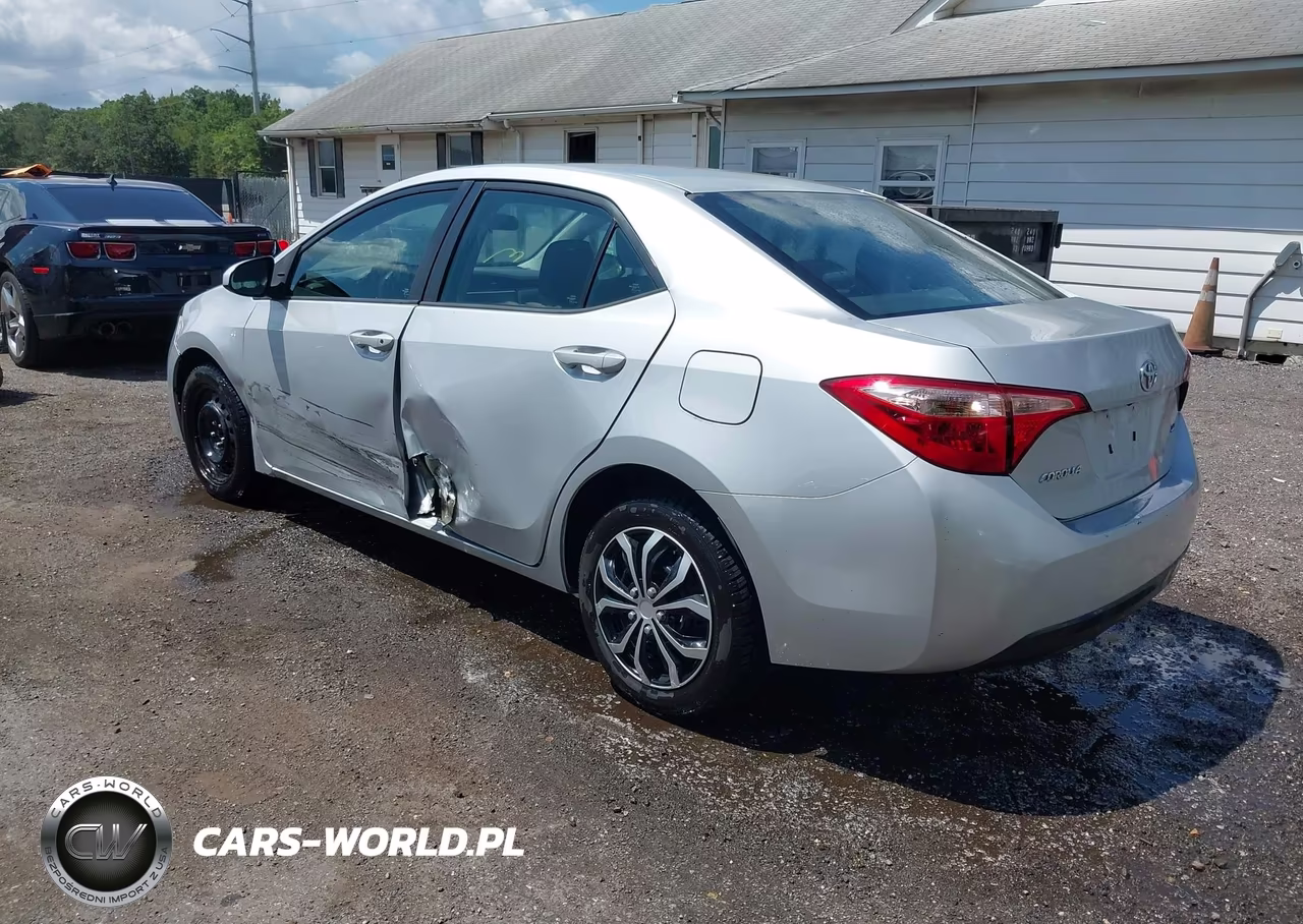 2018 Toyota Corolla Le VIN:2T1BURHE6JC988023 - 3