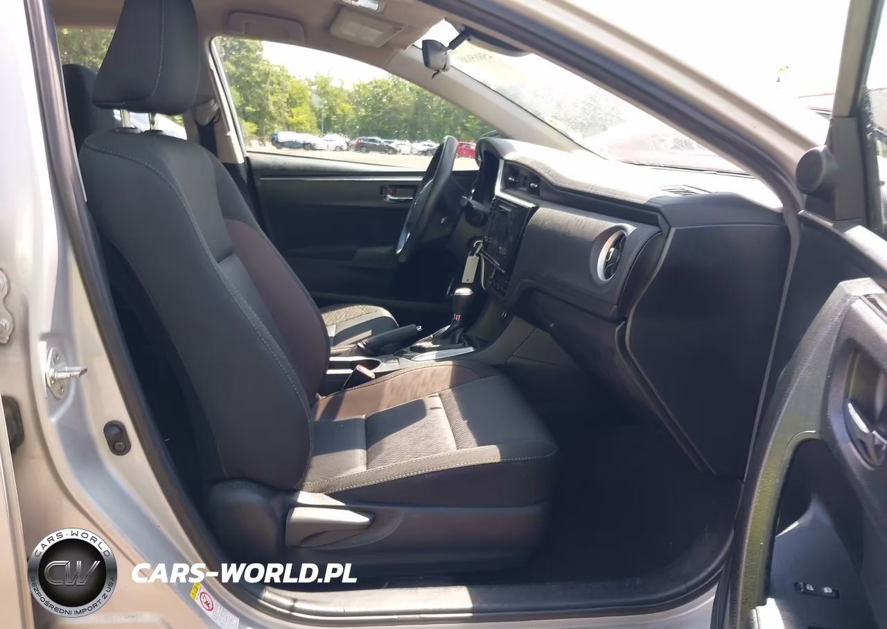 2018 Toyota Corolla Le VIN:2T1BURHE6JC988023 - 5