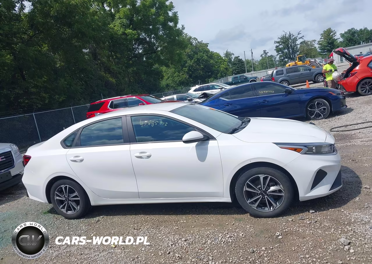 2023 Kia Forte Lxs VIN:3KPF24AD2PE685939 - 14