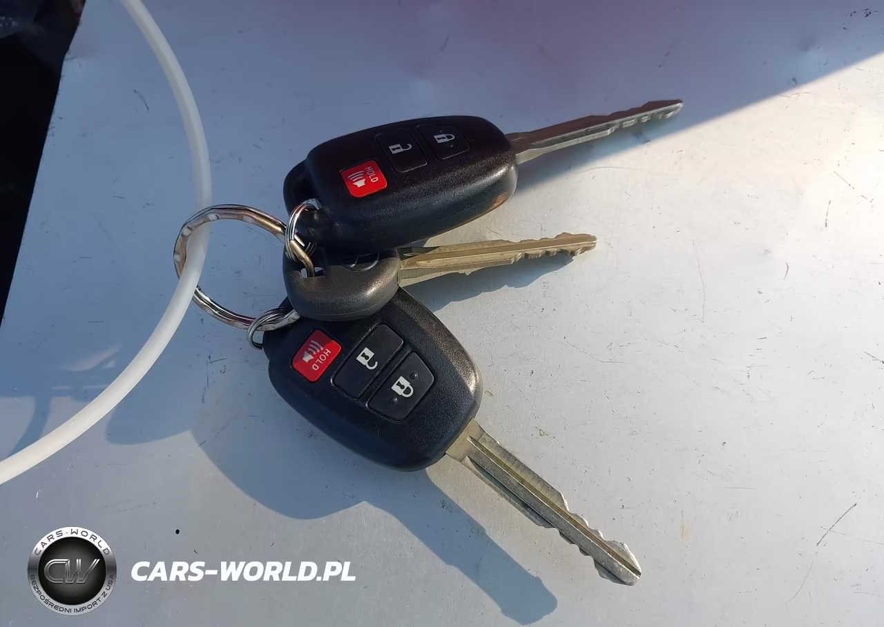 2012 Toyota Prius C One VIN:JTDKDTB32C1518034 - 11