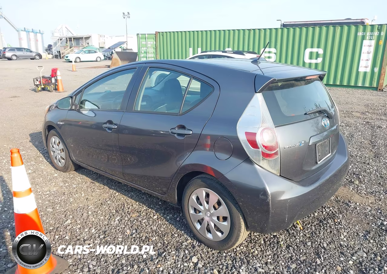 2012 Toyota Prius C One VIN:JTDKDTB32C1518034 - 3