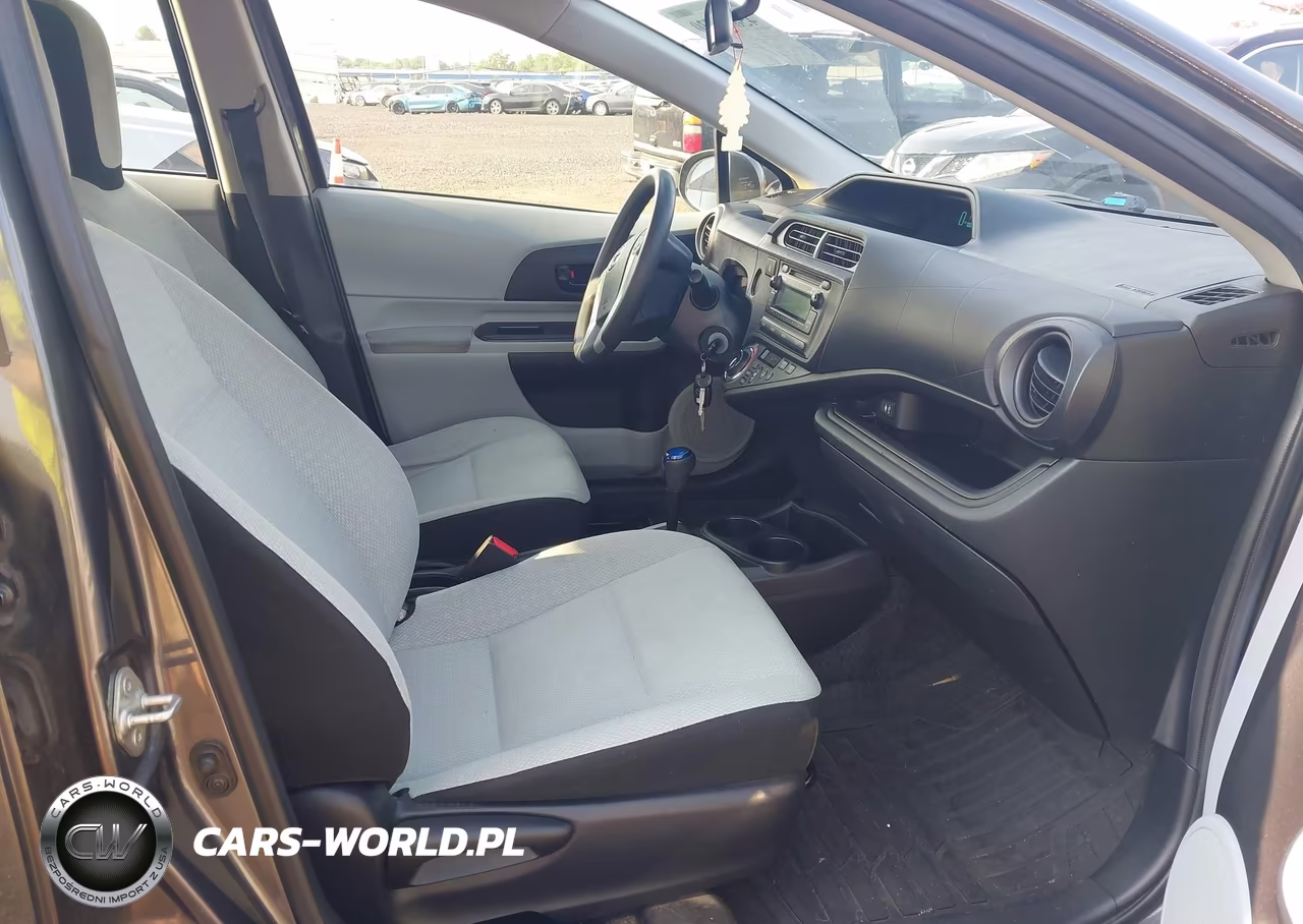 2012 Toyota Prius C One VIN:JTDKDTB32C1518034 - 5