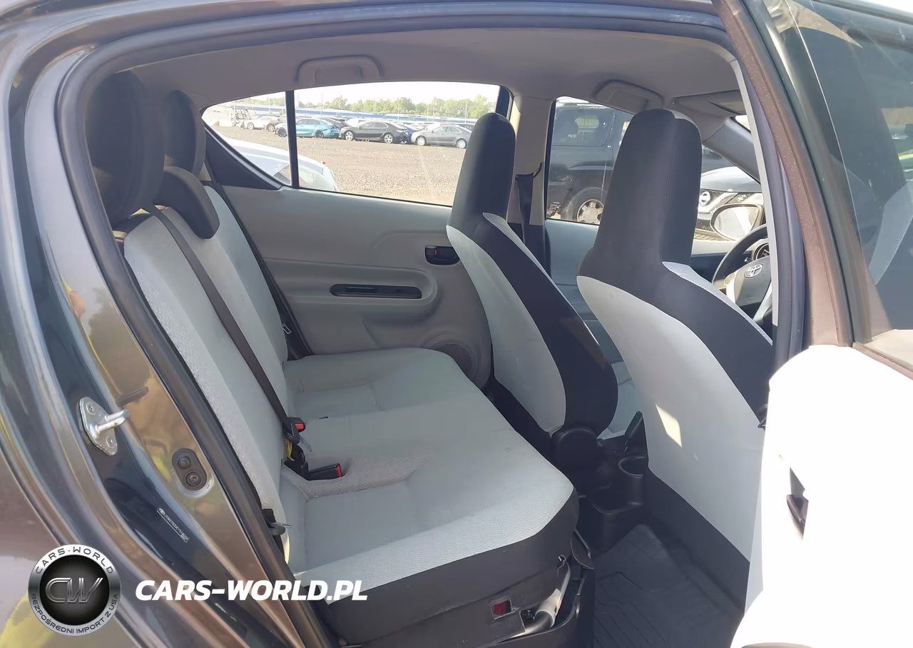 2012 Toyota Prius C One VIN:JTDKDTB32C1518034 - 8