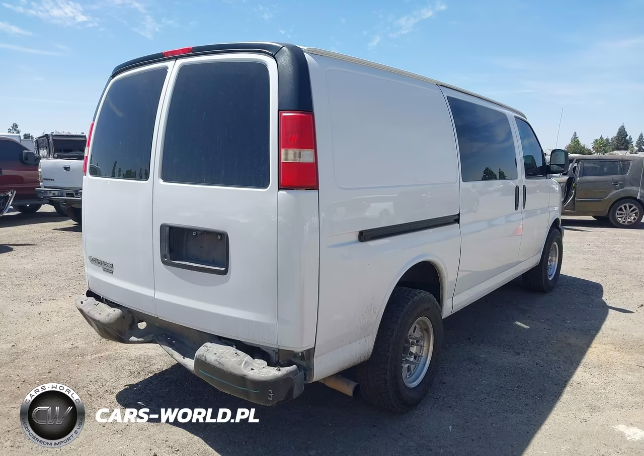2014 Chevrolet Express 2500 Work Van VIN:1GCWGFCA8E1182657 - 4