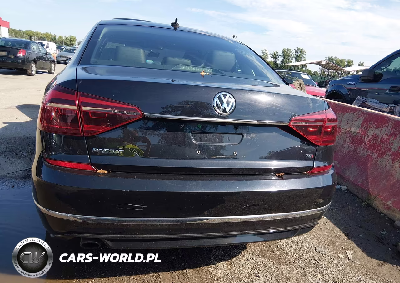 2017 Volkswagen Passat 1.8T R-Line VIN:1VWDT7A39HC045584 - 16