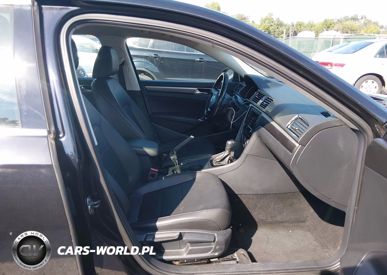 2017 Volkswagen Passat 1.8T R-Line VIN:1VWDT7A39HC045584 - 5